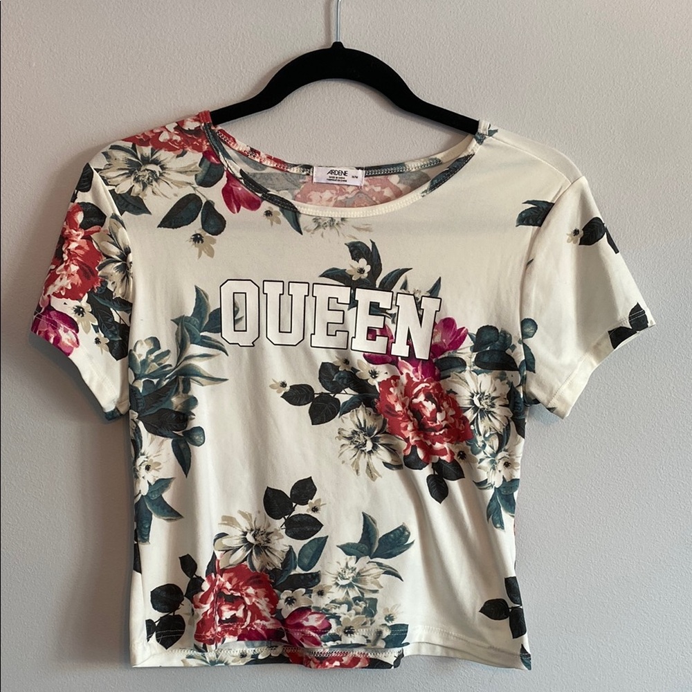 Ardene Floral Print Queen Print Women's Graphic Crop Top